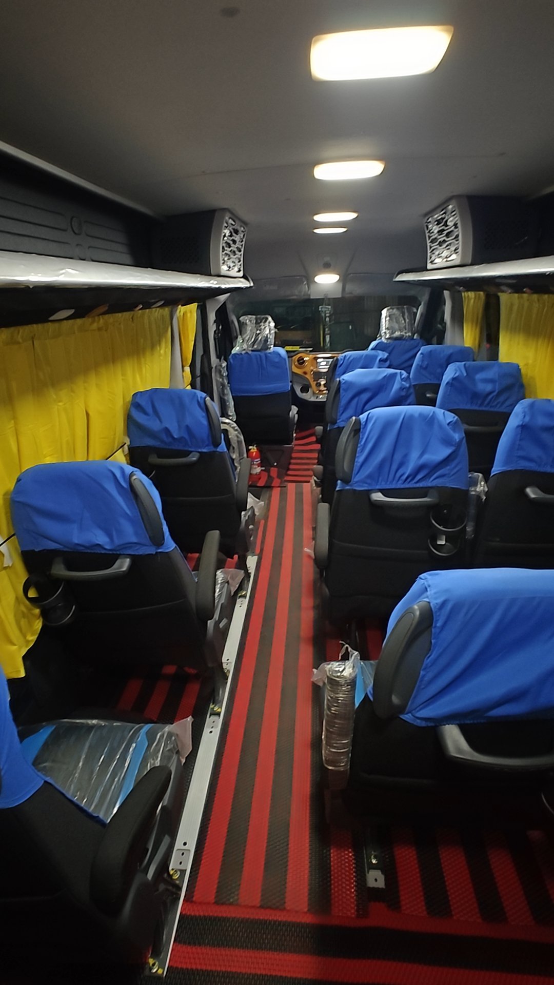 12+1 Seater Tempo Traveller